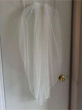 David's Bridal Ivory Bridal Veil with Beaded Edge